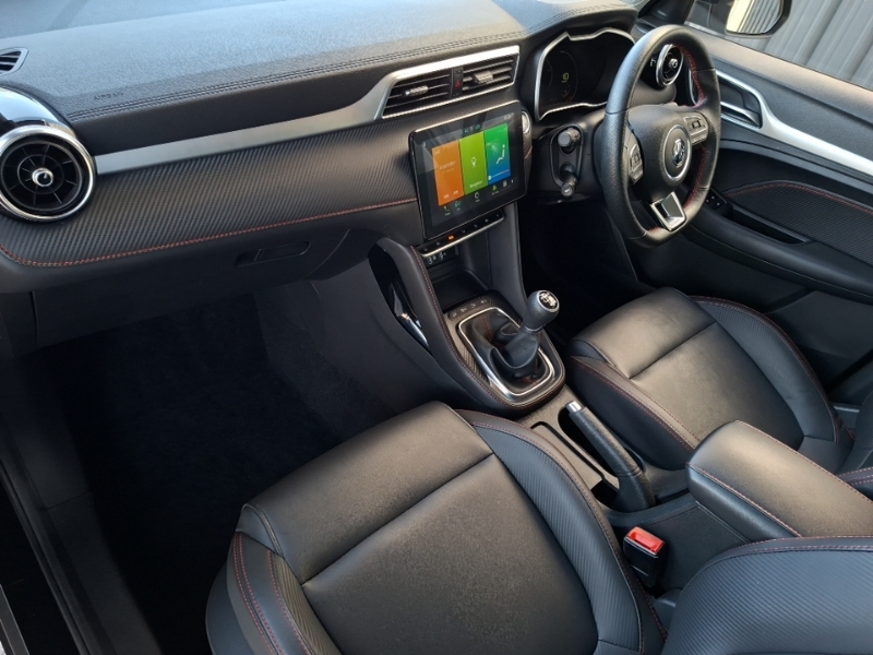 MG ZS 1.0T Gdi Exclusive Black #5