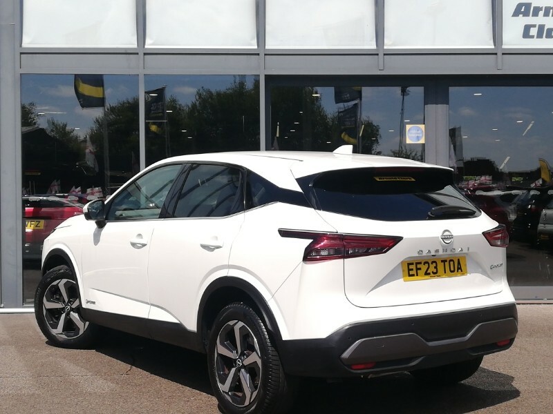 Nissan Qashqai 1.5 E-power N-connecta White #2