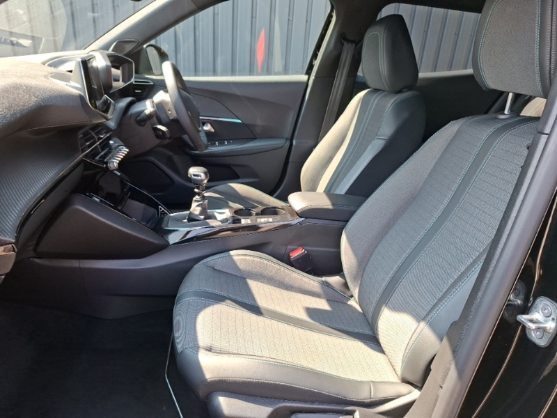 Peugeot 2008 1.2 Puretech Allure Premium SB72TXC Black #5