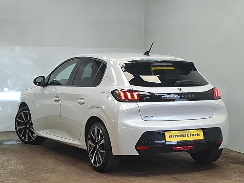 Peugeot 208 1.2 Puretech 100 Allure White #2