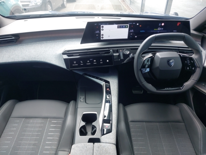 Peugeot 3008 Peugeot 3008 1.2 Hybrid Gt Suv Hybrid E Black #3