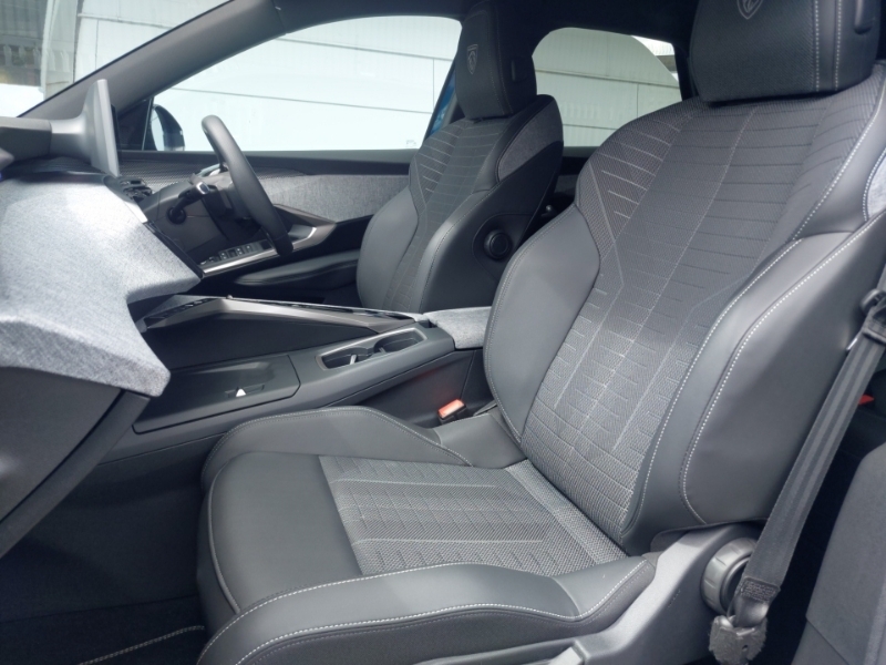 Peugeot 3008 Peugeot 3008 1.2 Hybrid Gt Suv Hybrid E Black #5