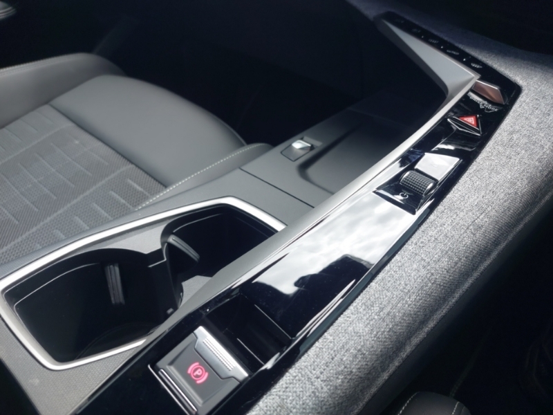 Peugeot 3008 Peugeot 3008 1.2 Hybrid Gt Suv Hybrid E Black #13