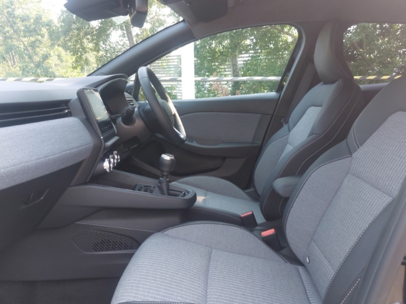 Renault Clio 1.0 Tce 90 Techno Black #5