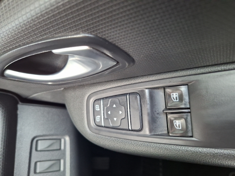 Renault Clio Dynamique Nav Dci Blue #16