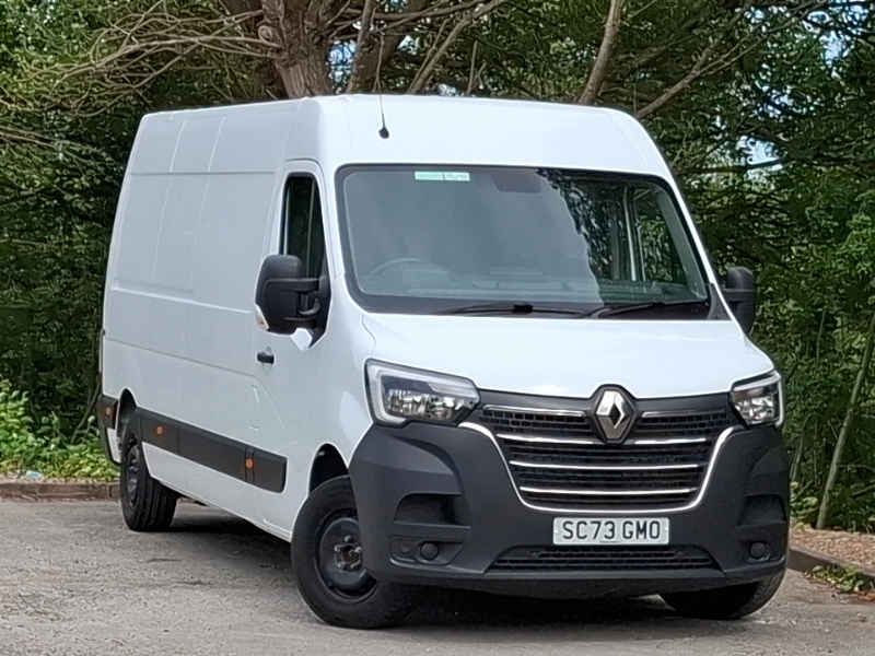 Renault Master Lm35 Blue Dci 135 Advance Medium Roof Van White