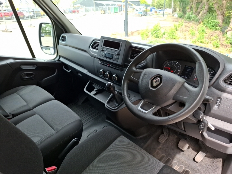 Renault Master Lm35 Blue Dci 135 Advance Medium Roof Van White #3