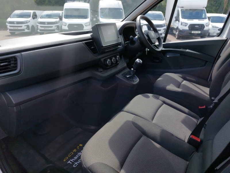 Renault Trafic Ll30 Blue Dci 130 Advance Safety Van White #5