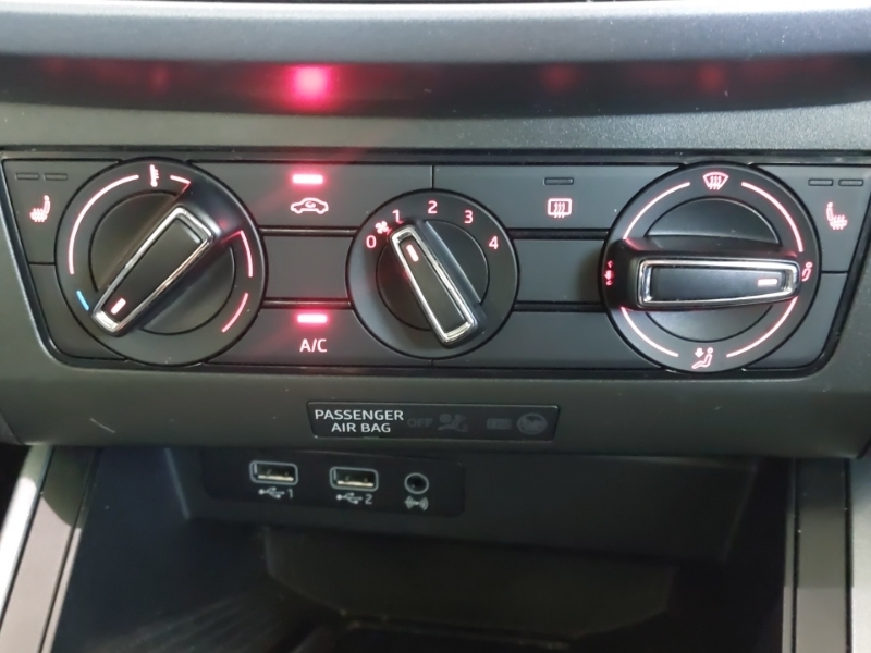 Seat Arona White #16