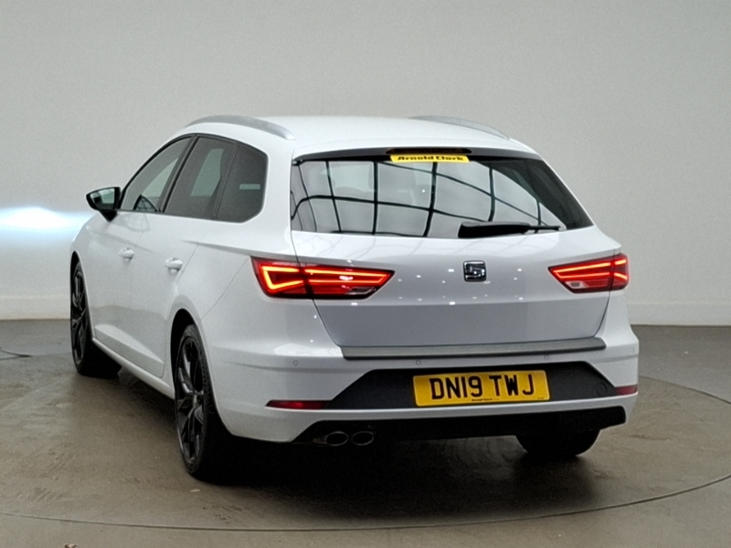 Seat Leon 1.5 Tsi Evo 150 Fr Sport Ez Dsg DN19TWJ White #2
