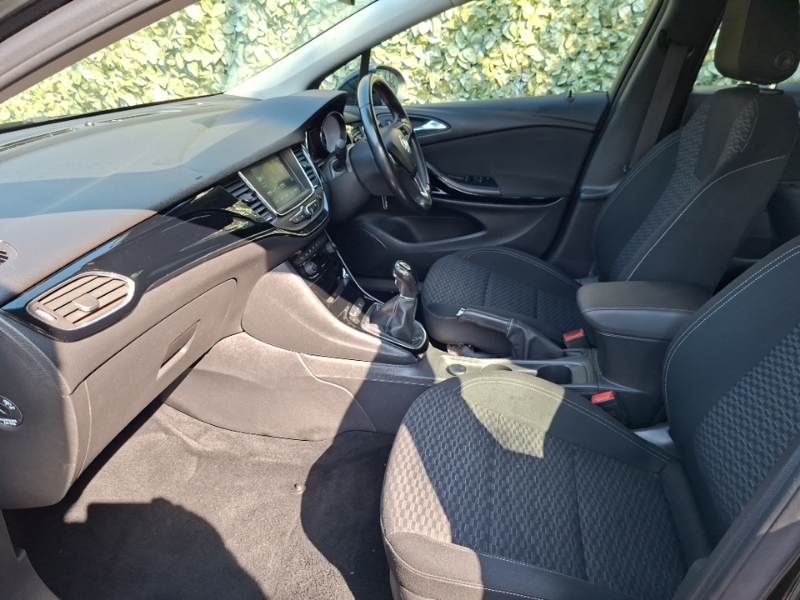 Vauxhall Astra 1.4T 16V 150 Sri DV18OTG Black #5