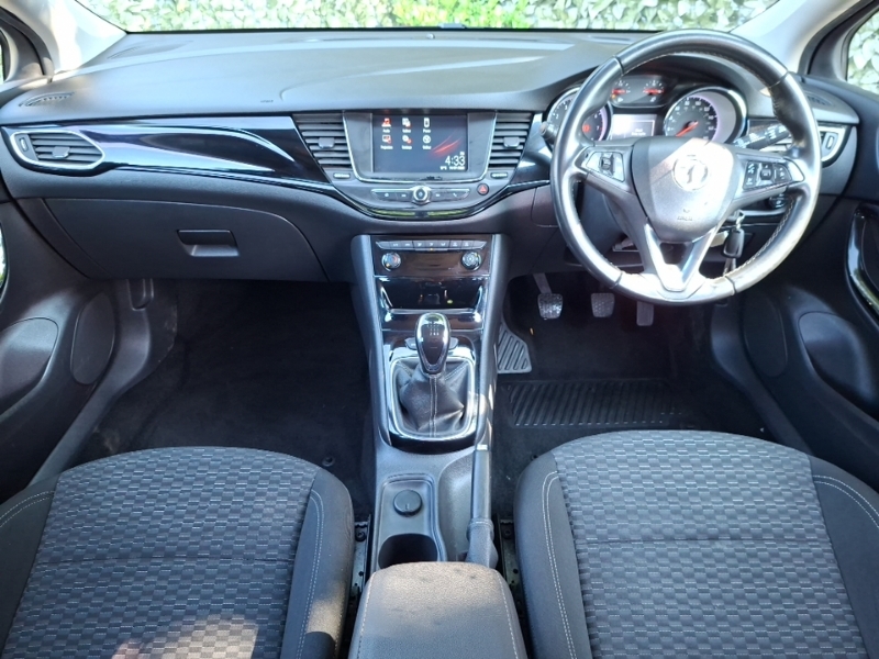 Vauxhall Astra 1.4T 16V 150 Sri DV18OTG Black #3