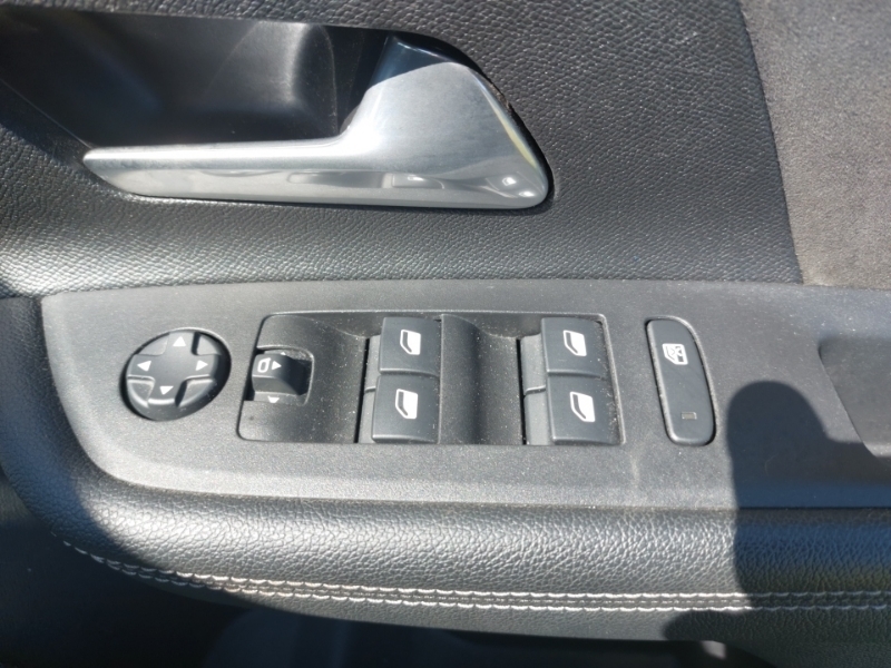 Vauxhall Mokka-e 50Kwh Ultimate Red #8