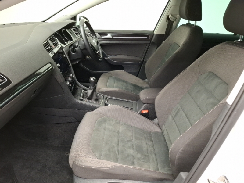 Volkswagen Golf 1.6 Tdi Gt FP68UZU White #5