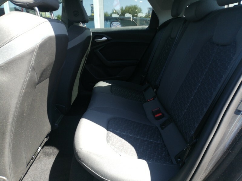 Audi A1 Technik Black #6