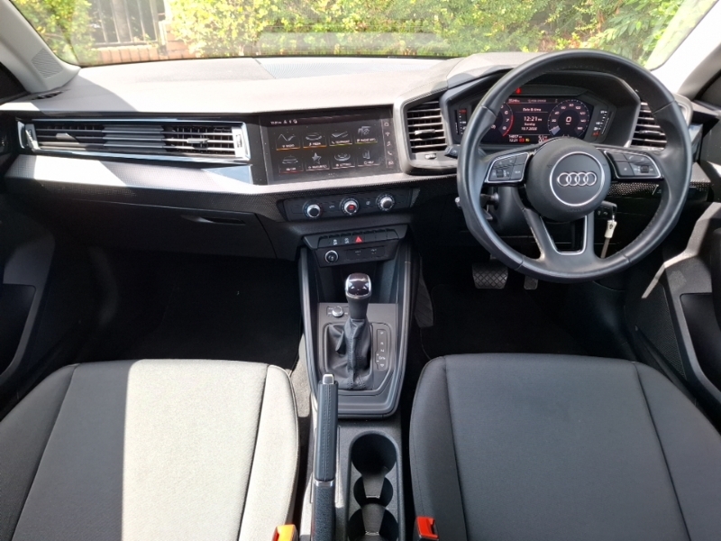 Audi A1 30 Tfsi 110 Technik S Tronic YP73BUW Black #3