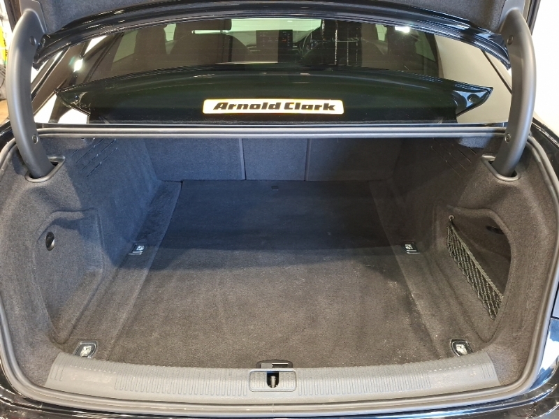 Audi A4 Technik Black #18