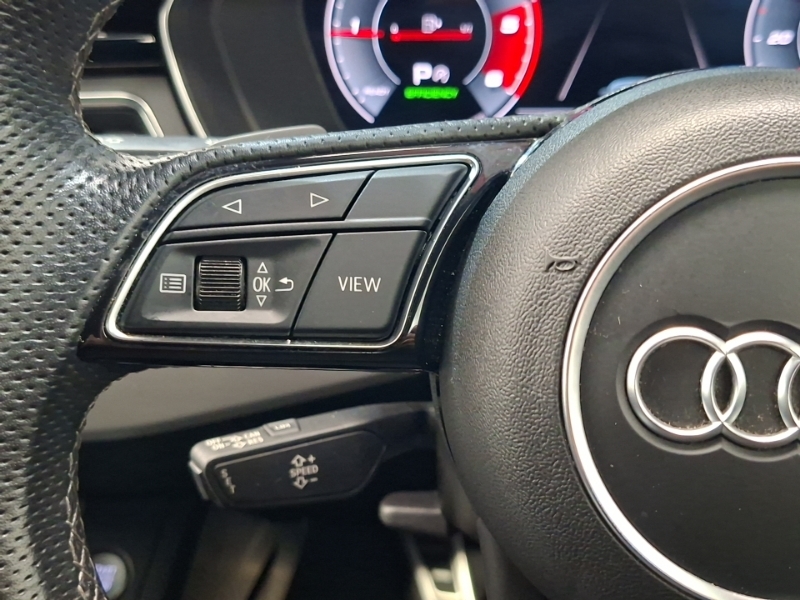 Audi A4 Technik Black #12