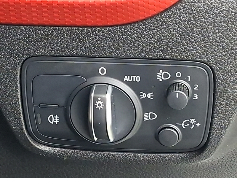 Audi Q2 Technik Grey #17