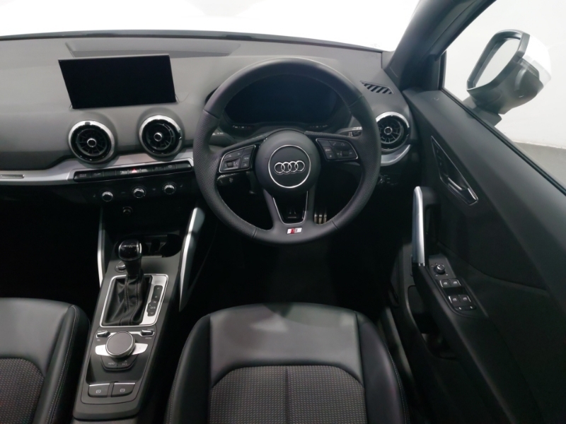 Audi Q2 Technik White #8
