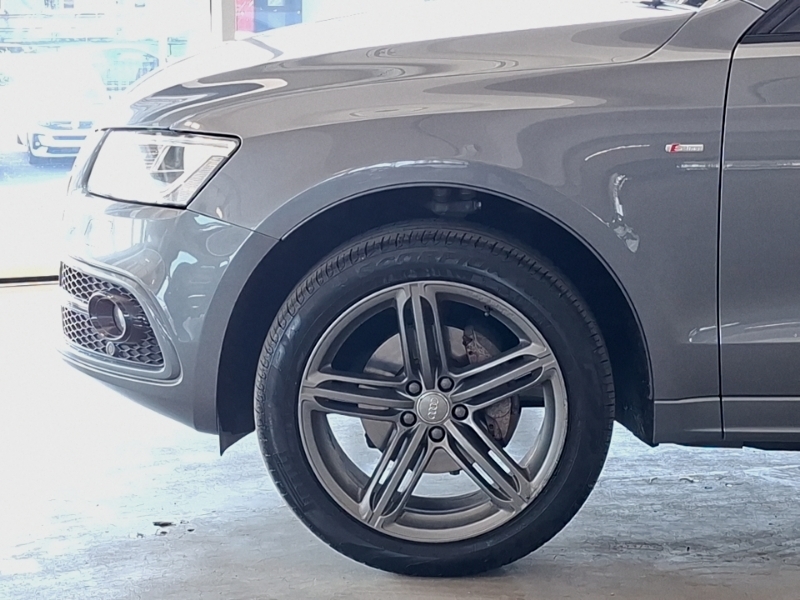 Audi Q5  Silver #19