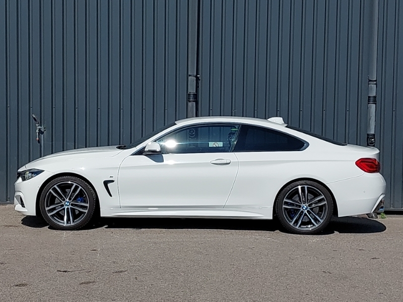 BMW 4 Series 420I M Sport Professional Media White #4