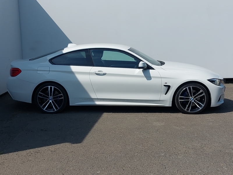 BMW 4 Series 420D 190 M Sport Professional Media White #3