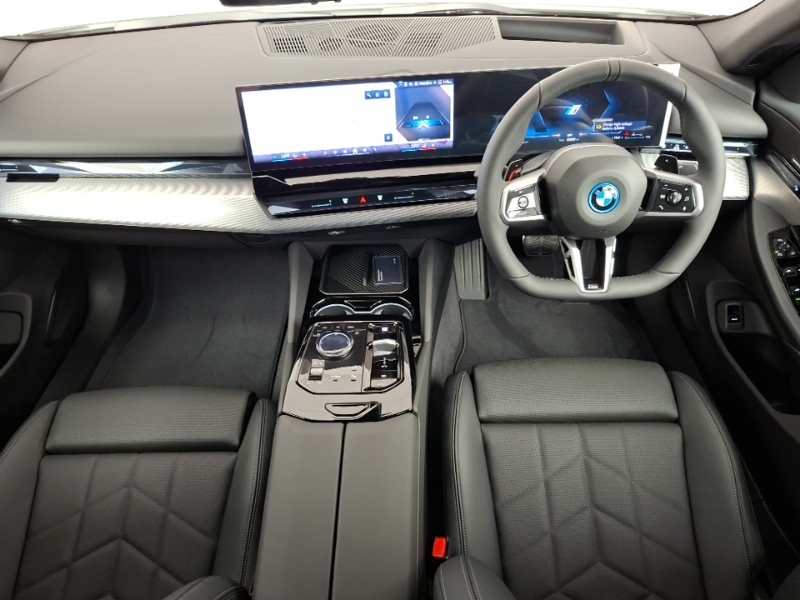 BMW 5 Series 530E M Sport White #4