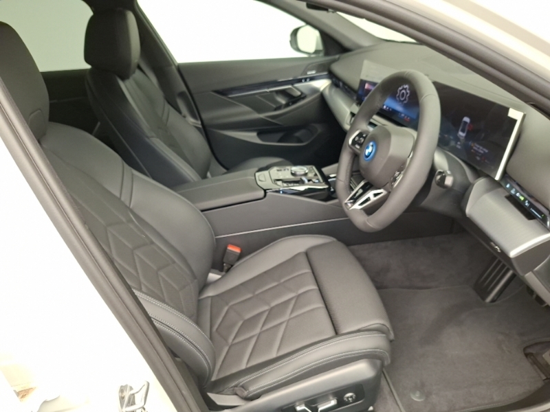BMW 5 Series 530E M Sport White #6