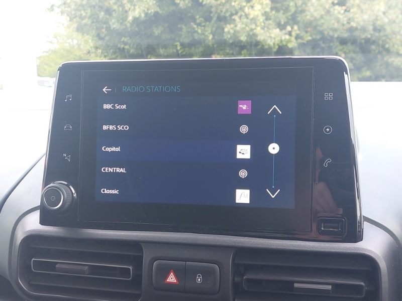 Citroen e-Berlingo E-berlingo Flair Xtr Black #11