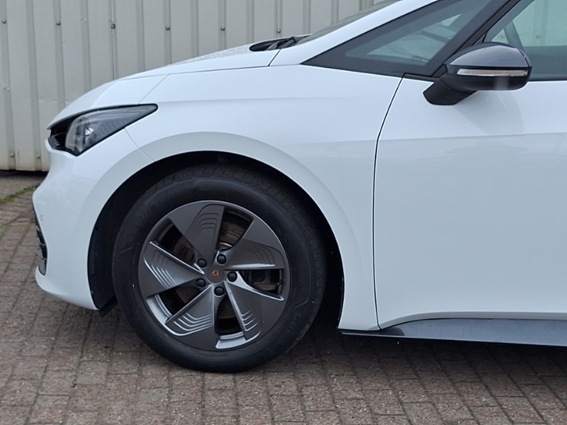 Cupra Born V2 E-boost White #19