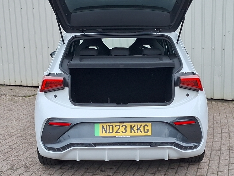 Cupra Born V2 E-boost White #18