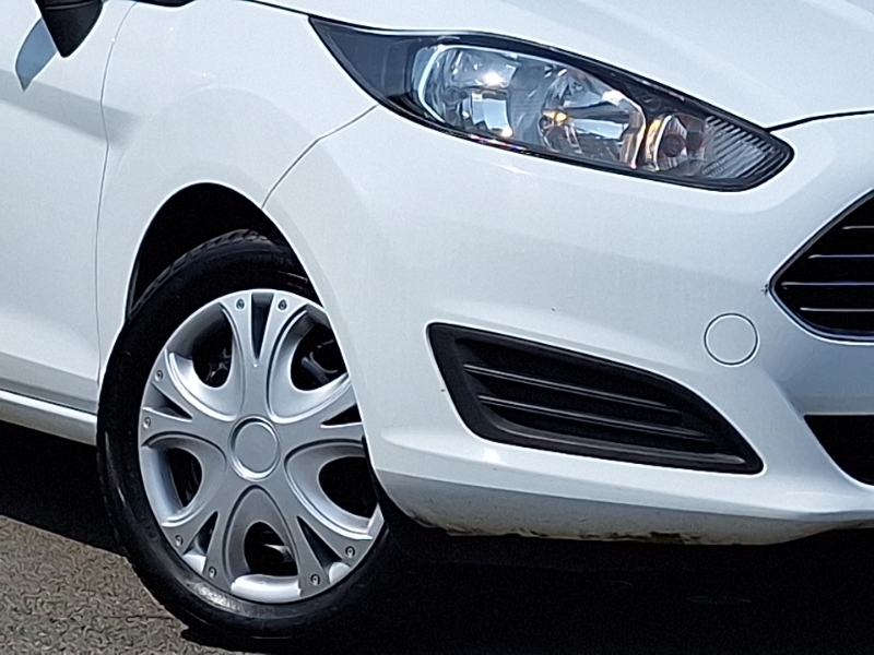 Ford Fiesta 1.6 105Ps Titanium Hatchback Black #20