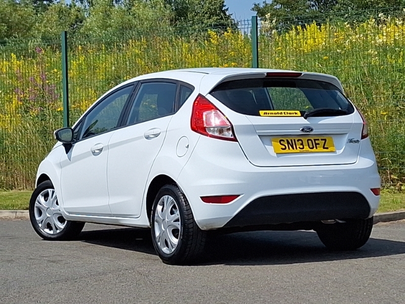 Ford Fiesta 1.6 105Ps Titanium Hatchback Black #2
