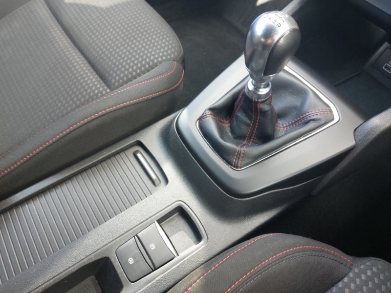 Ford Focus Hatchback Black #12