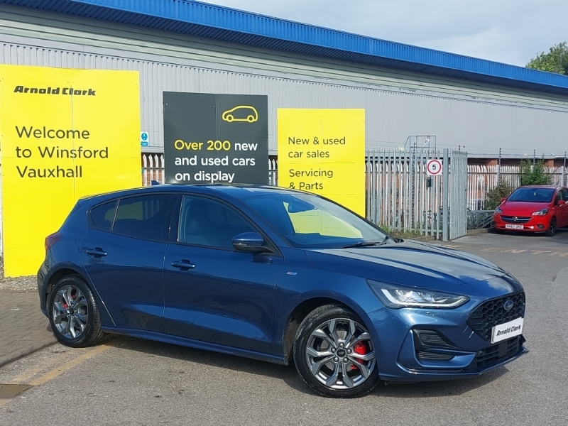 Ford Focus Hatchback Black #7