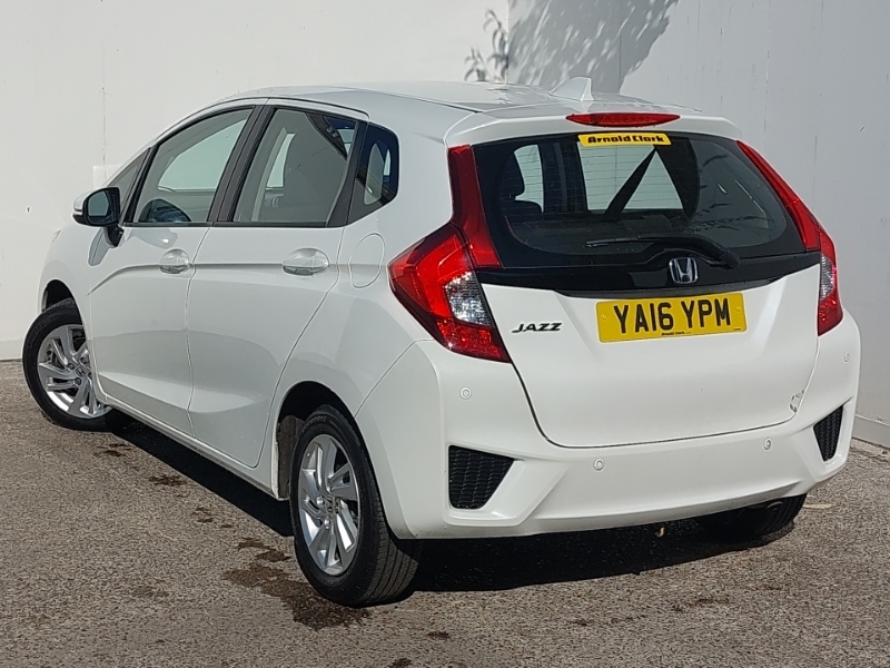 Honda Jazz 1.3 Se Cvt White #2
