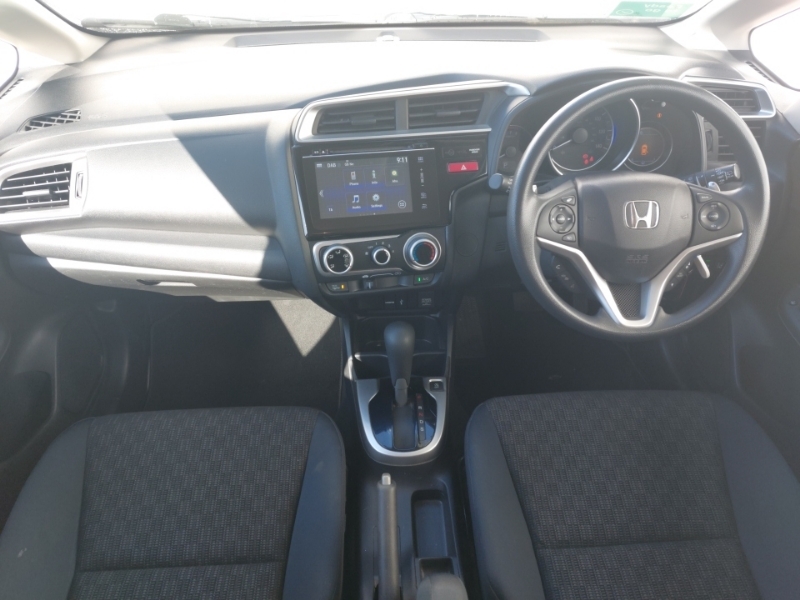 Honda Jazz 1.3 Se Cvt White #3
