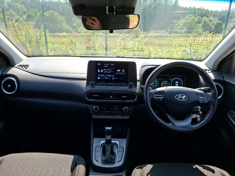 Hyundai Kona 1.6 Gdi Hybrid Se Connect Dct White #3