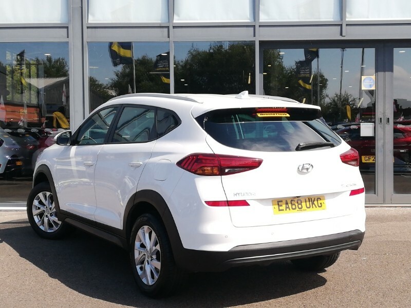 Hyundai Tucson 1.6 Gdi Se Nav 2Wd White #2