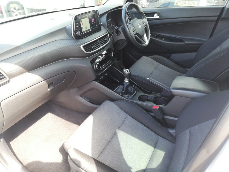 Hyundai Tucson 1.6 Gdi Se Nav 2Wd White #5