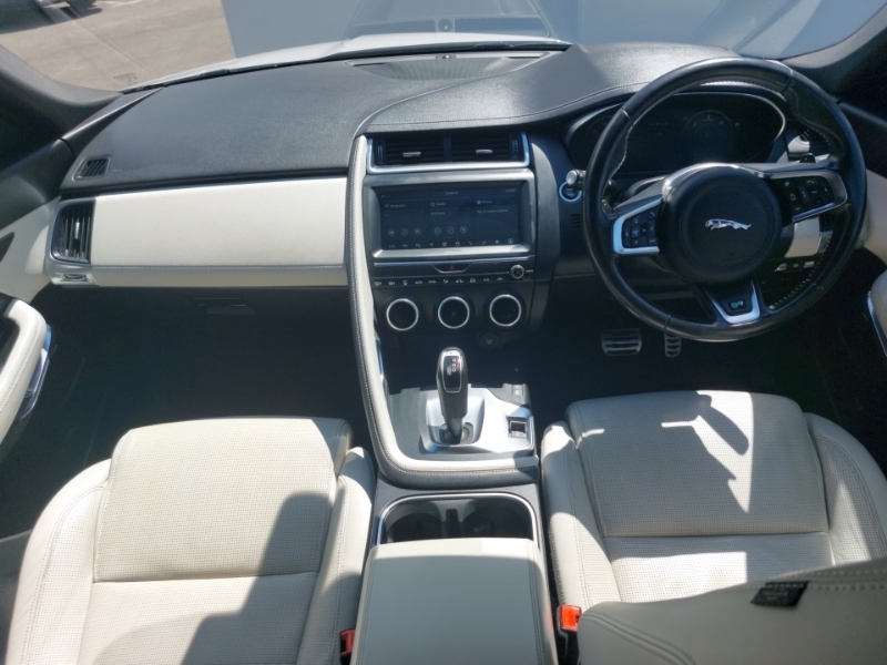 Jaguar E-Pace 2.0D 180 R-dynamic Hse Grey #2