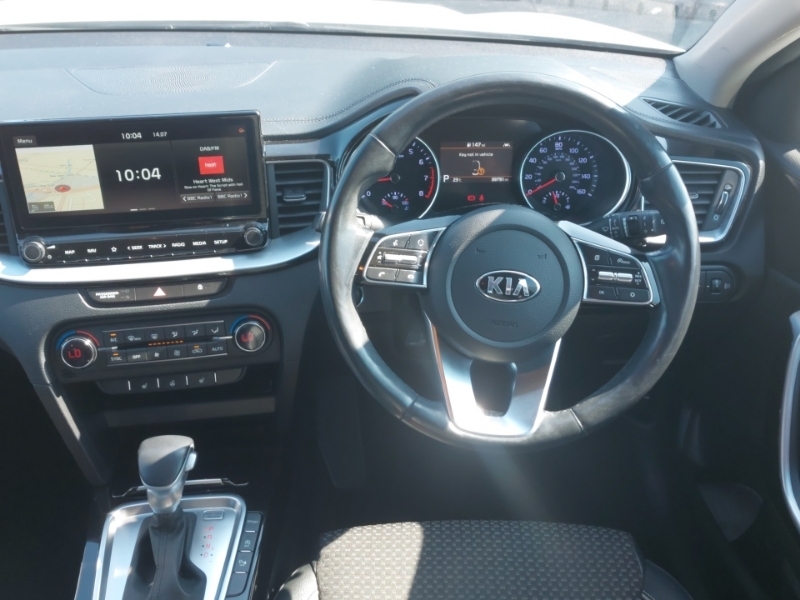 Kia Xceed  White #8