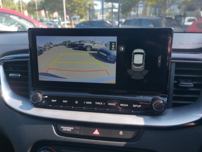 Kia Xceed  White #9