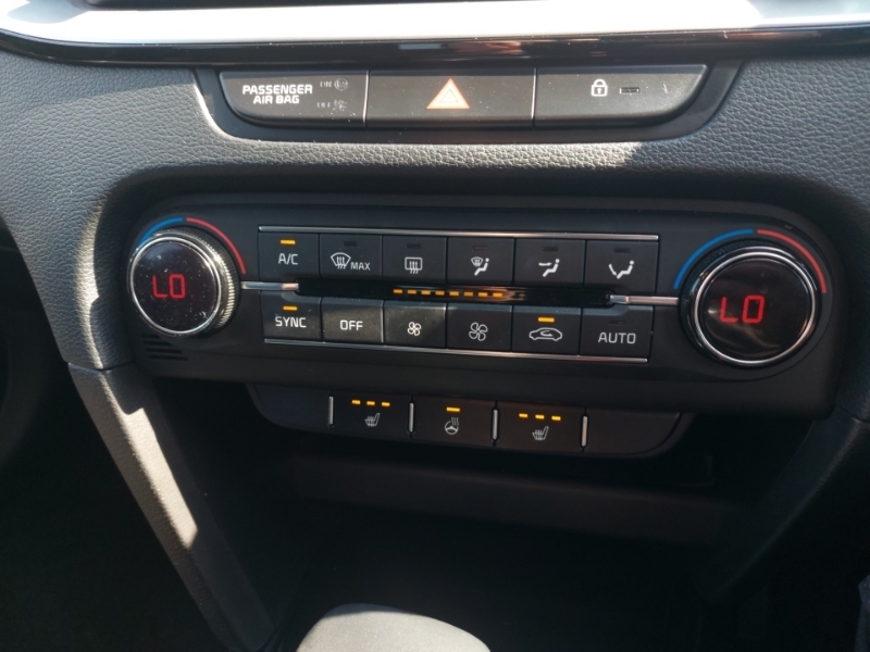 Kia Xceed  White #16