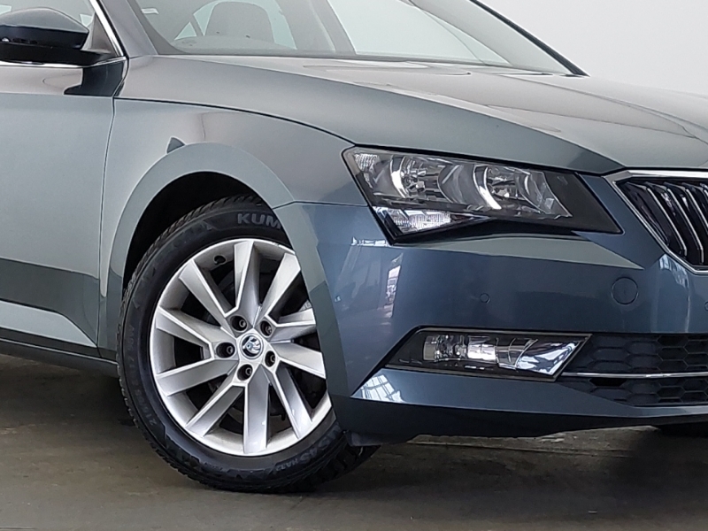 Skoda Superb Hatchback Black #20