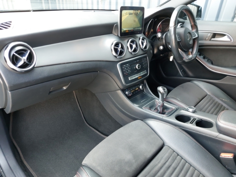 Mercedes-Benz GLA Class Gla 200 Amg Line Black #5