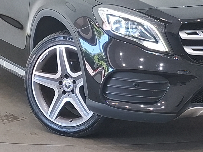 Mercedes-Benz GLA Class Black #20