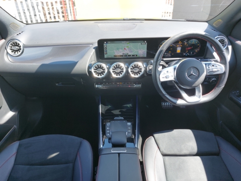 Mercedes-Benz GLA Class Gla 180 Amg Line Executive Black #3