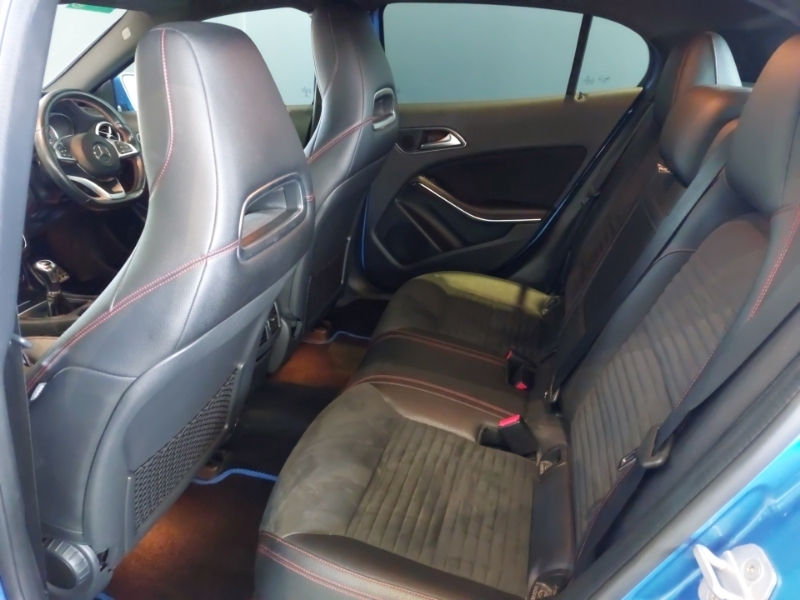 Mercedes-Benz GLA Class Gla 200D Amg Line Blue #5